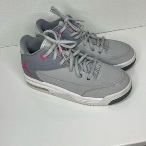 Nike air Jordan 4y 
Grey & Pink Jordan’s